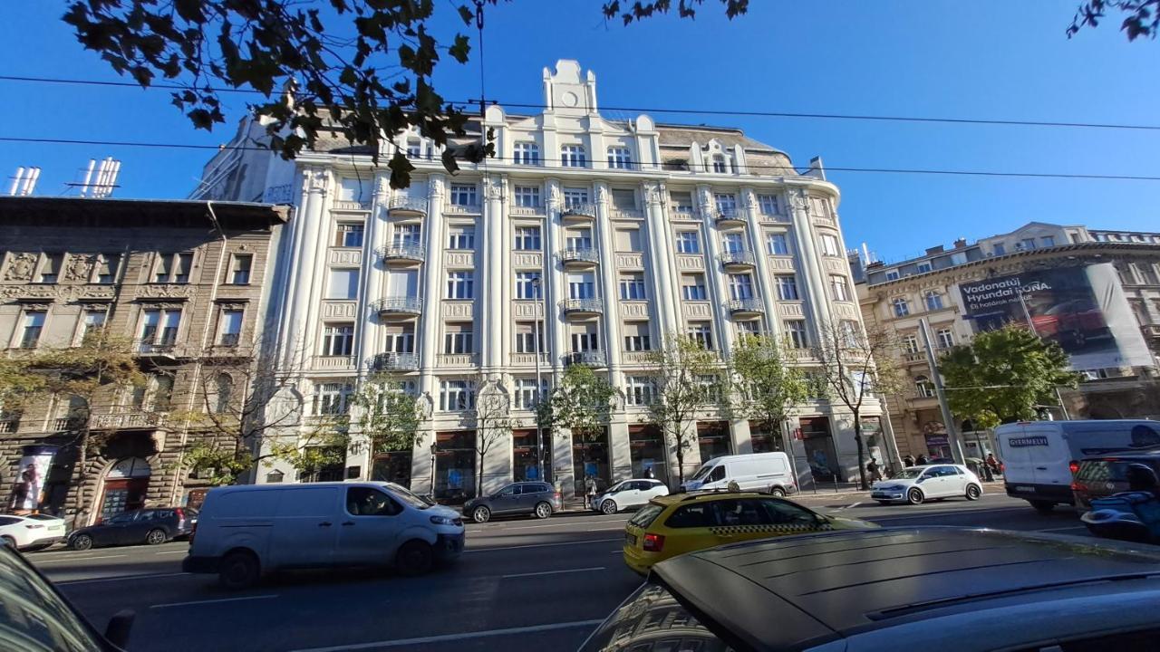 Superior Budapest Centrum Basilica Exterior foto